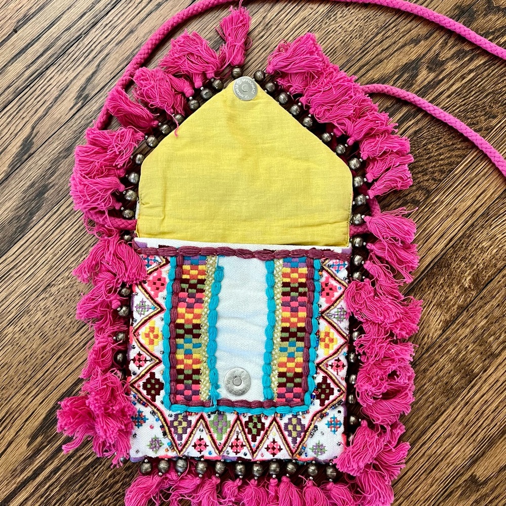 SHASHI Multi Color Purse - Picture 2 of 3